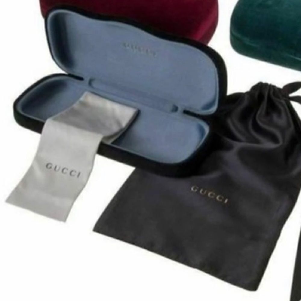 Gucci sunglass valves case & satin dust bag dust c